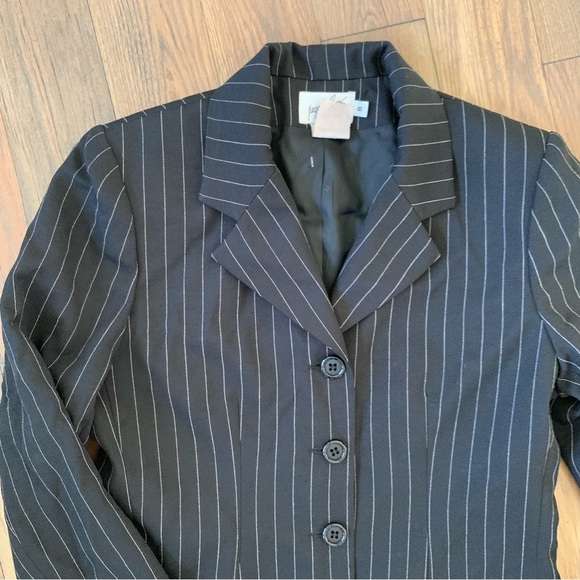 Jacqueline Ferrar Blazer Size 8 Pinstripe Black White Classic Fit - Picture 11 of 13
